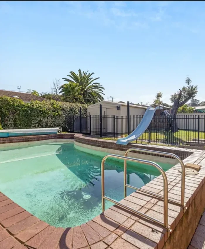 24 Salisbury ave, valley view in October 2024 for $720,500