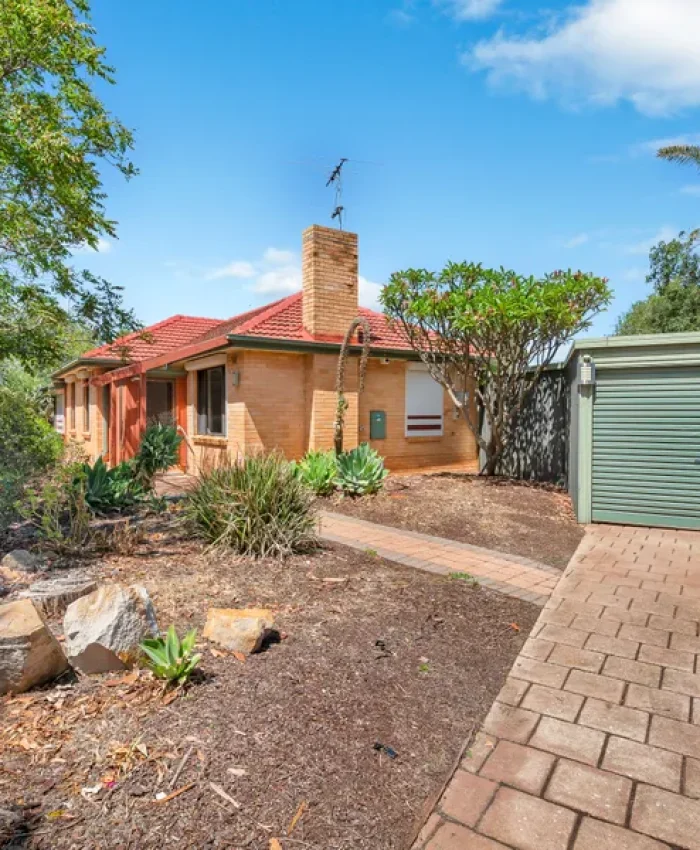 45 gayland road, Elizabeth downs for $500,000 in June 2025 got it contracted