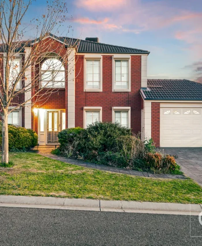 8 Katherine cr, craigmore in June 2025 for $980,000